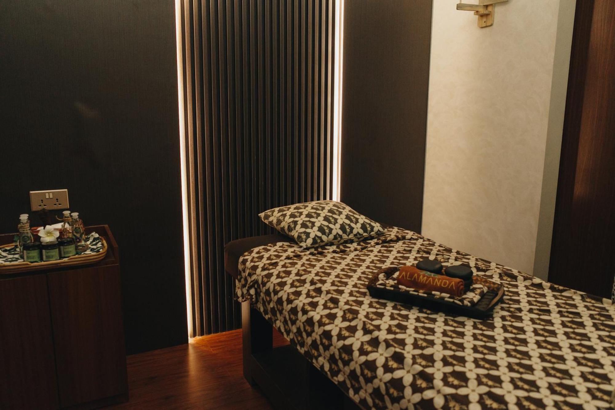 Batam Harbour Boutique Hotel & Spa Nagoya Exterior photo