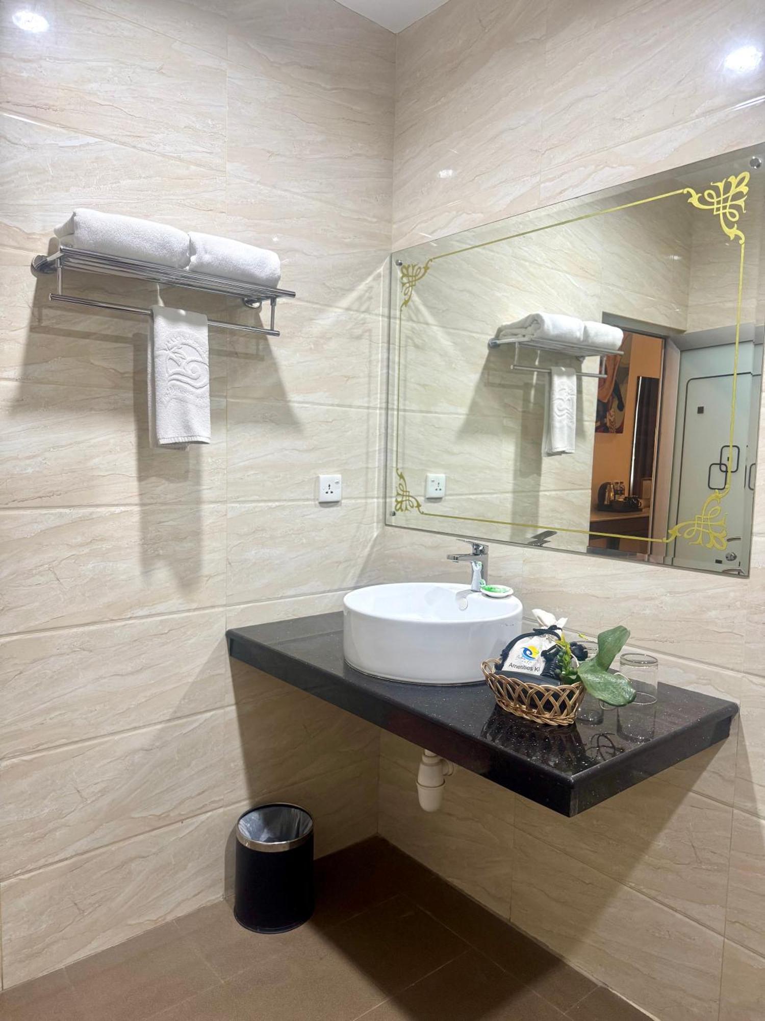 Batam Harbour Boutique Hotel & Spa Nagoya Exterior photo